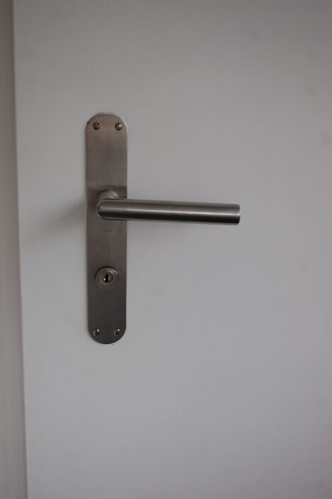 Griffset Zimmer Türe